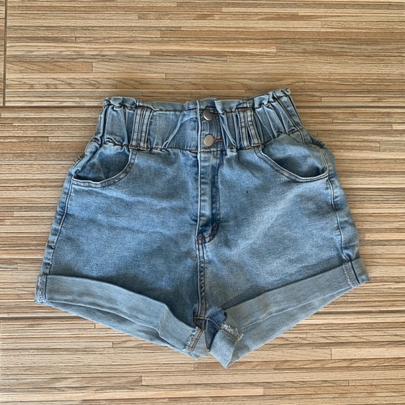 ❤️NWOT Denim jean shorts elastic waist pockets size small - Picture 2 of 5